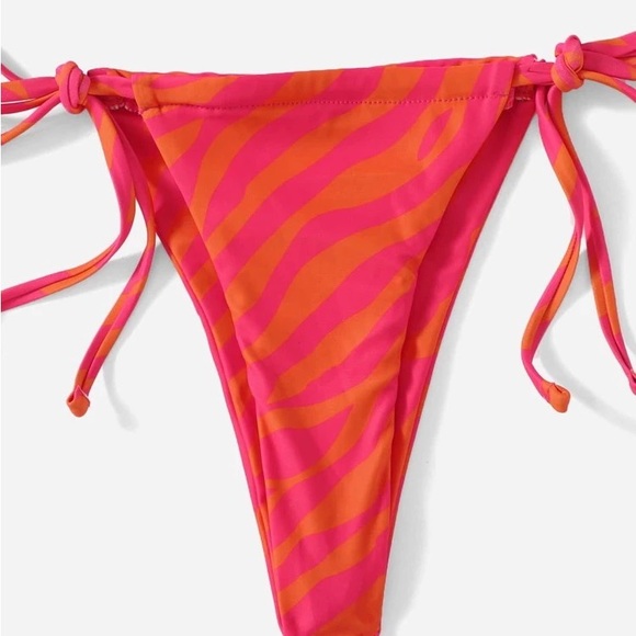 Fluid Pattern Swimsuit - Picture 3 of 4